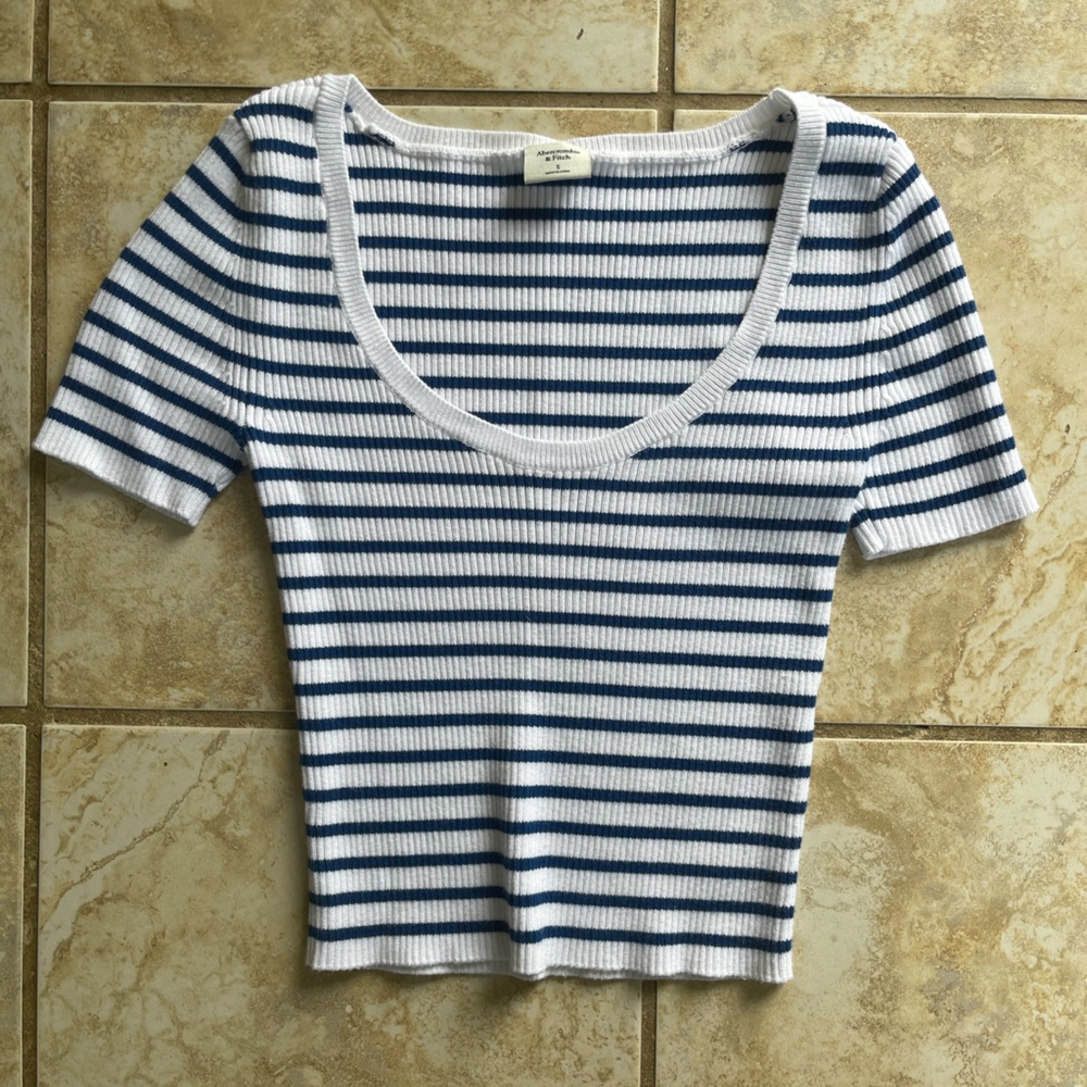 Abercrombie & Fitch Striped Scoop Neck Top